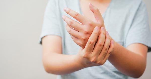 csukló törés vagy zúzódás kezek rheumatoid arthritisének kezelése