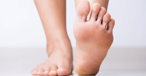 Viszkető lábak: Egyszerű módszerek, melyekkel megszabadulhatunk az idegesítő érzéstől