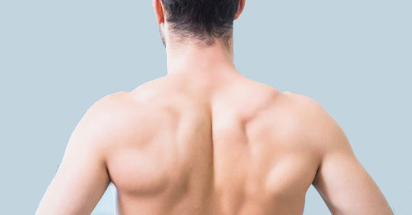 éles fájdalom a lapockák között a gerinc közelében gyógyszerek hátfájásra