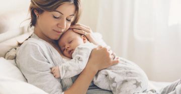 Nem alszik a baba? Rossz szülő vagyok? Hogy fog jól kötődni?