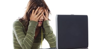 Orvosunkkal az internetes zaklatásról