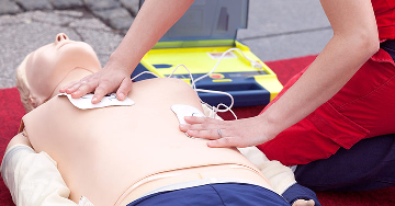 Defibrillátor - Mikor és hogyan kell használni?
