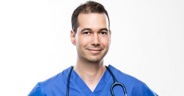 Tollrajz Dr. Koncz Tibor reumatológus szakorvosról, manuálterapeutáról
