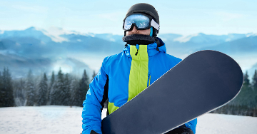 Síelőknek, snowboardosoknak: hogyan előzhetők meg a sérülések a sípályán?