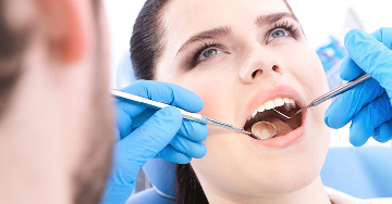 Duzzadt fogíny - Mi okozhatja? Mi a teendő?