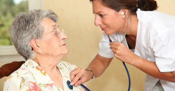 A szívpanaszok gyakoriak időseknél még szívbetegség nélkül is – Vegyük komolyan!