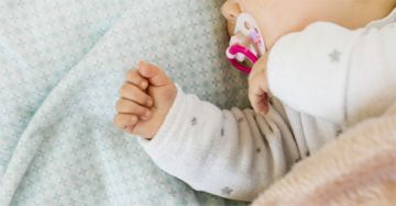 Az újszülöttkori sárgaság tünetei, okai és kezelése