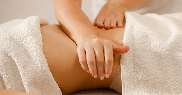 Miért ajánlott a szülés utáni manuálterápia? Nem elég az izomerősítés?