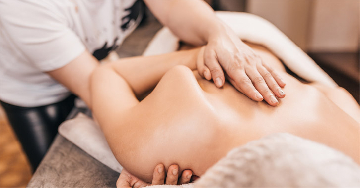 Csontkovács, manuálterapeuta, kiropraktőr – Melyik mit tud?