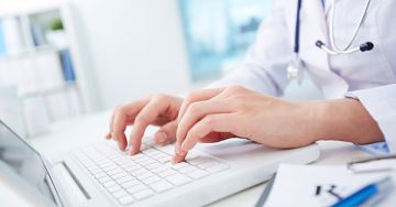 Az online orvosi rendelés csak pótolja, de nem helyettesíti a személyes vizsgálatokat