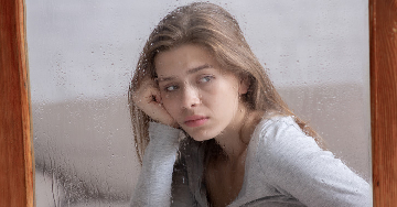 Őszi depresszió: Mi okozza és mit tehetünk ellene?