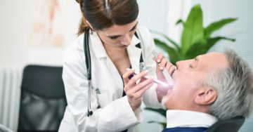 A hang túlerőltetése vagy diszfónia is állhat a rekedtség mögött