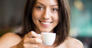 Tea vagy kávé? Melyik hat jobban egészségünkre?
