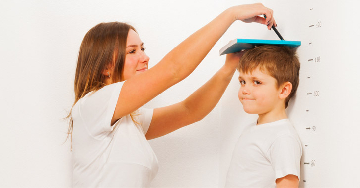 Az alacsonynövés hormonális okai