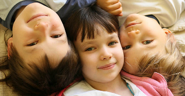 Hogyan neveljünk jó testvéreket?