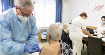 Müller Cecília: a vírus variánsai miatt indokolt a harmadik oltás