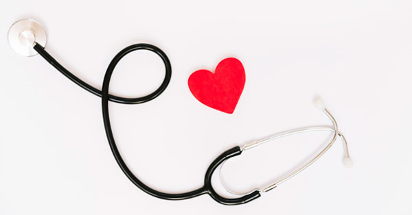 szív és stroke egészségügyi ellenőrzés logó