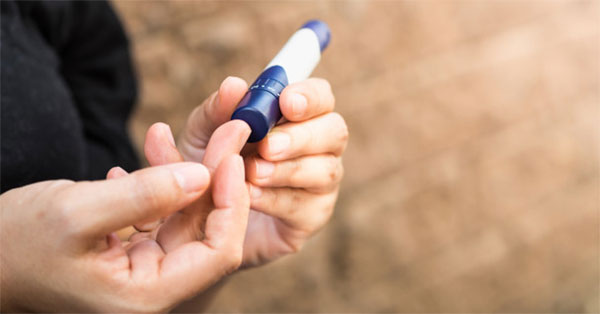 a kezelés az injekciók az ujjak, a lábak alatt cukorbetegség