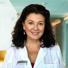 Dr. Szarka Bernadett
